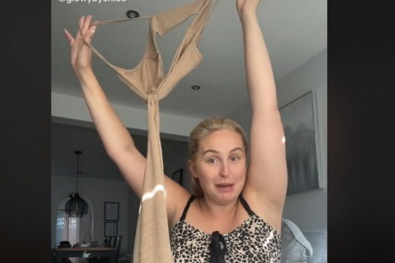 NARUČILA JE HALJINU IZ SNOVA, a kad je otvorila paket usledio je šok! Onda je usledio još jedan preokret! (FOTO)