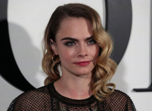 SUPERMODEL u katastrofalnom stanju! Porodica zabrinuta za njeno zdravlje! (FOTO + VIDEO)