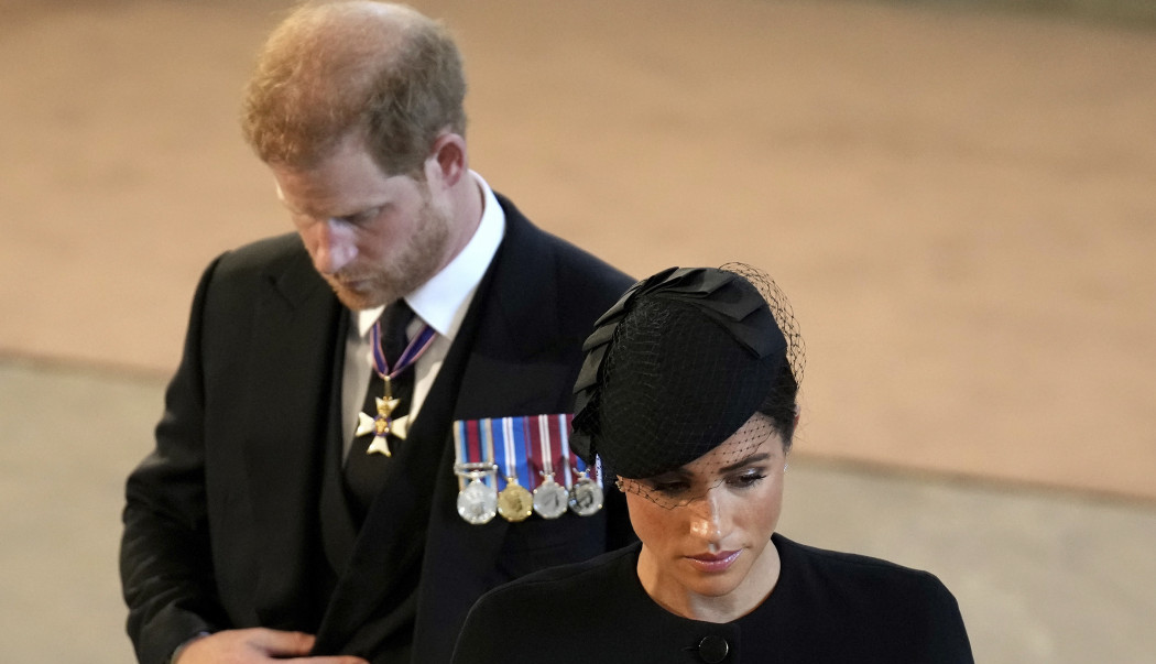 MEGAN I HARI POBESNELI NA MRTVU KRALJICU! Ono što je uradila njihovoj deci duboko ih je pogodilo, britanski mediji otkrivaju skandalozne detalje! (FOTO)