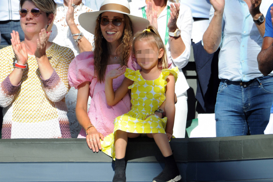 NE ZNAM NA KOGA LIČE MOJA DECA! Jelena Đoković nikad iskrenija: Ćerka mi se već šminka, teška srca sam to prihvatila!