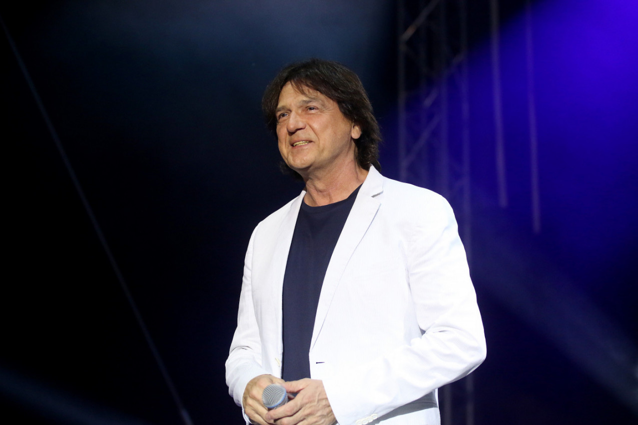 KO JE DEČAK PORED ZDRAVKA ČOLIĆA? Jedna fotografija izazvala je opštu pomamu u čitavom regionu! (FOTO)