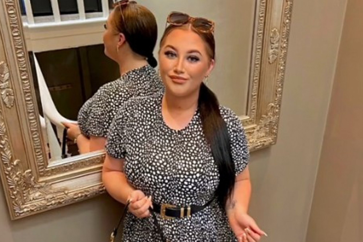 Pred polazak u školu dobila sam užasne bolove u leđima! Svemu sam se nadala kada sam pogledala ISPOD SUKNJE, ALI NE I OVOME! (FOTO)