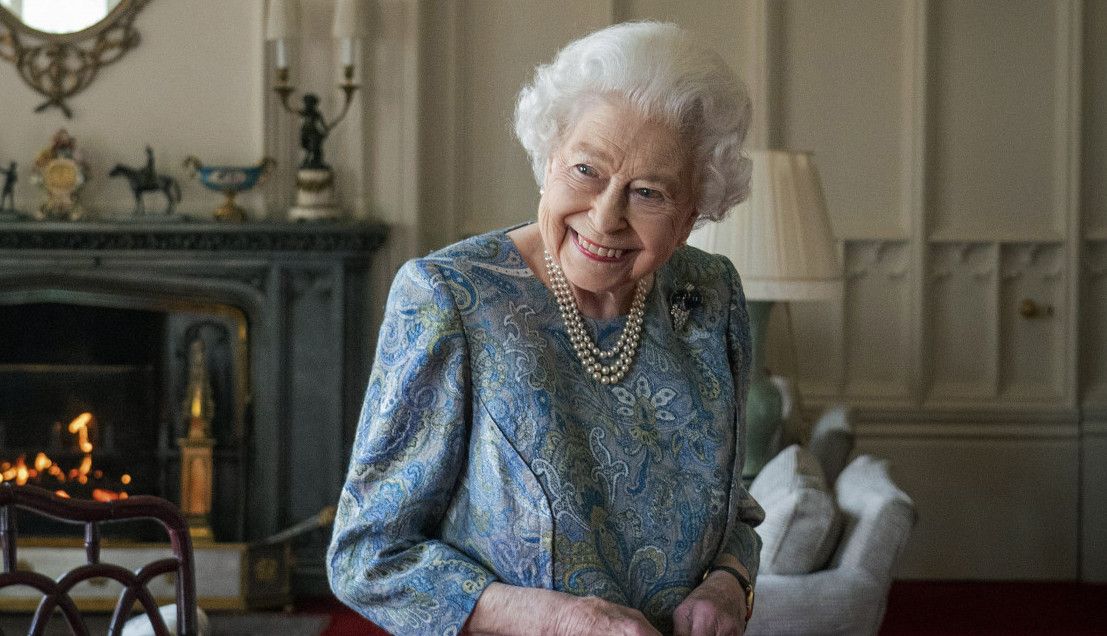 KRALJIČINE TAJNE: Nosila je olovo u haljini i celog života iste cipele od 1.100 evra! (FOTO)