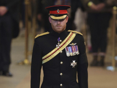 U uniformi bez inicijala "ER" na bdenju 