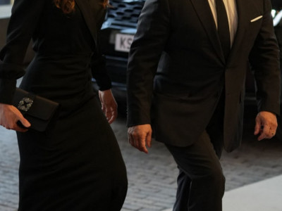 Francuski predsednik Emanuel Makron sa suprugom Brižit uskladili su modnu kombinaciju