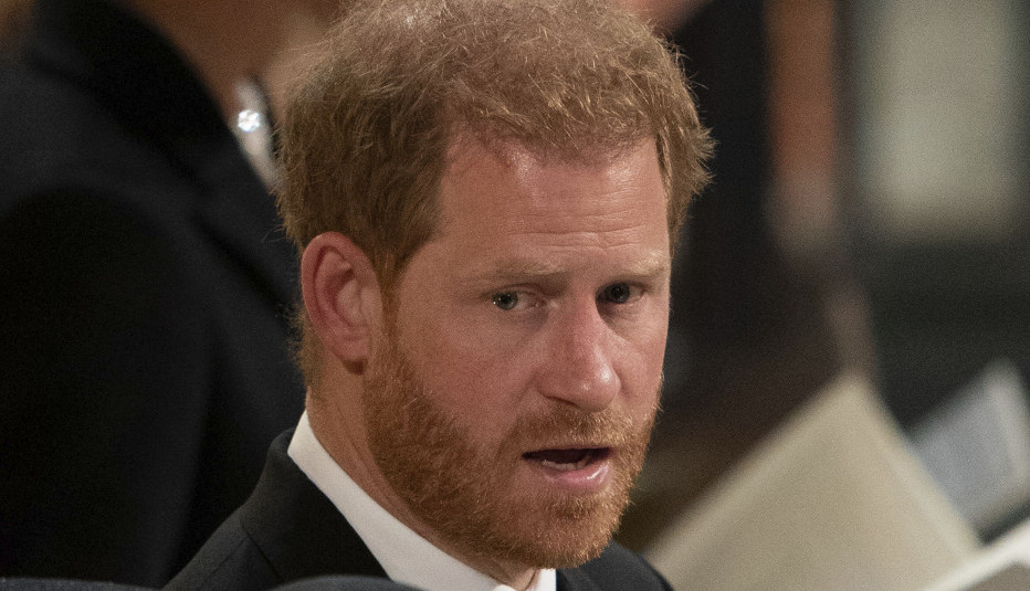 HARI NIJE NI ZNAO DA MU JE UMRLA BABA? Nove skandalozne tvrdnje o britanskoj kraljevskoj porodici!