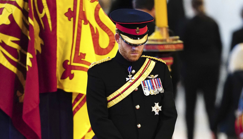 ČARLSOVA OSVETA HARIJU: Udario ga gde najviše boli, hoće li mu princ ovo oprostiti? (FOTO)