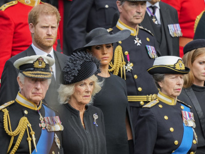 Kraljica Kamila je nazvala smešnim pkušaj Harija da se ponovo približi porodici putem posrednika