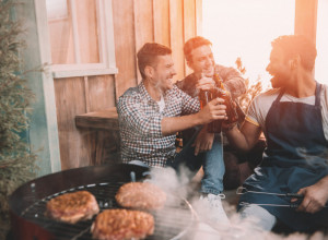 MUŠKARCIMA KOJI JEDU MESO ZABRANITI DA IMAJU DECU! Pokrenuta šokanta kampanja, ljudi zbunjeni: Šta se ovo dešava?