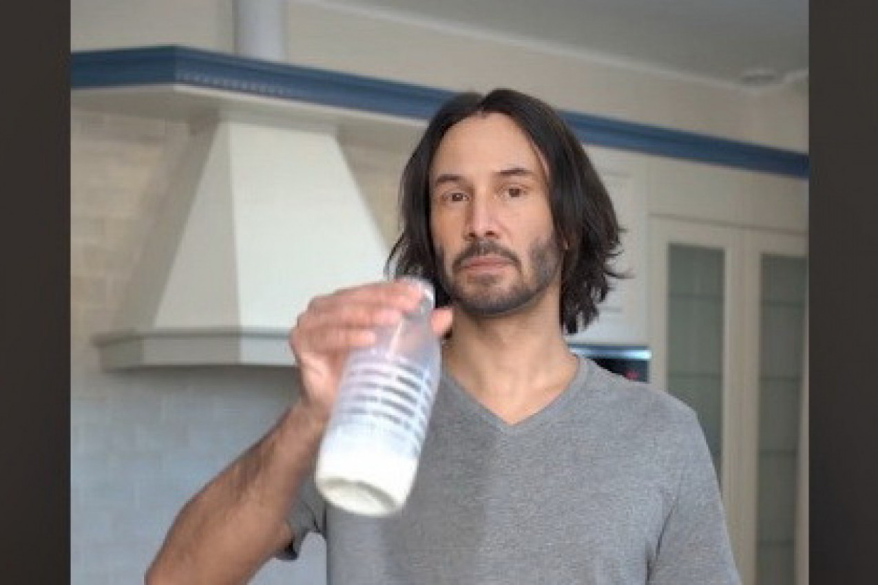 URNEBESAN VIDEO: Ovako žive samci, a ovako kad im žena dođe u kuću! (VIDEO)