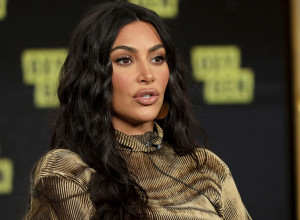 Kim Kardašijan nosi minđuše koje je čitav svet ismejao! Jel biste vi bile hrabre da ponesete ovakav nakit?