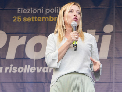 Oni koji je poznaju opisuju je kao veoma predanu i istrajnu 