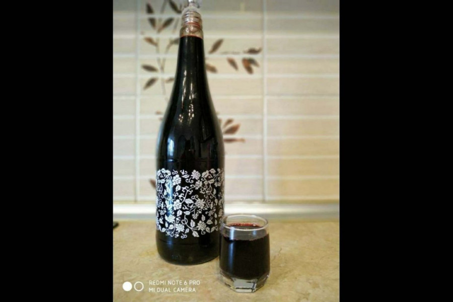 LIKER OD ARONIJE KAKAV NISTE PROBALI! Napravite sami ukusan napitak i uživajte u svakom gutljaju!