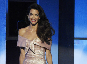 AMAL KLUNI VIŠE NE IZGLEDA OVAKO: O ovoj transformaciji priča ceo Holivud, supruga Džordža Klunija ostavlja bez daha (FOTO)