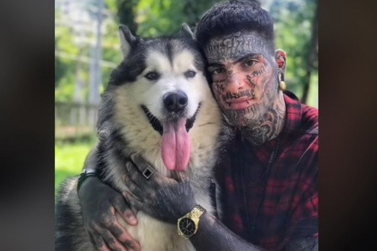 TRI GODINE UKLANJA TETOVAŽE S LICA! Pogledajte očaj kroz koji prolazi, već sada je neprepoznatljiv, ljudi iznenađeni njegovim likom!