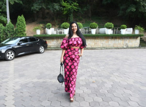 ŠTA SE DESILO SANJI VUČIĆ? Na novim fotografijama više je niko ne prepoznaje, kako se vama ovo dopada? (FOTO)