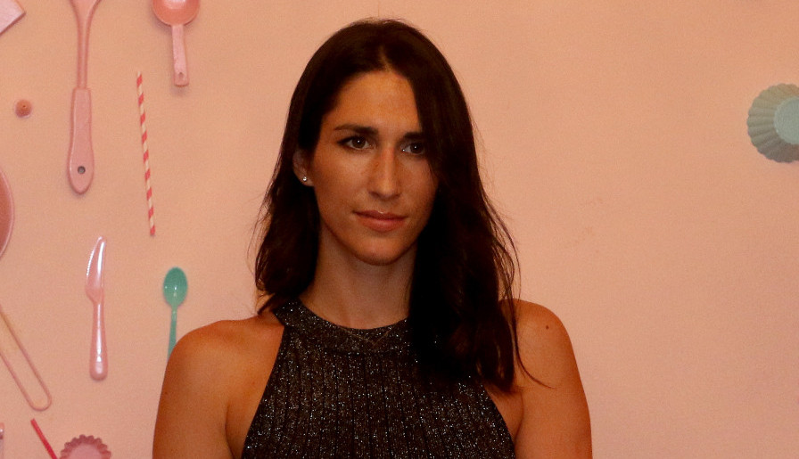 Šta to Jelisaveta Orašanin ima protiv brushaltera? Pogledajte kako je izašla na kafu! (FOTO)