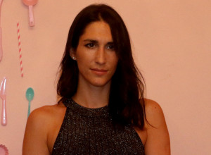 Šta to Jelisaveta Orašanin ima protiv brushaltera? Pogledajte kako je izašla na kafu! (FOTO)