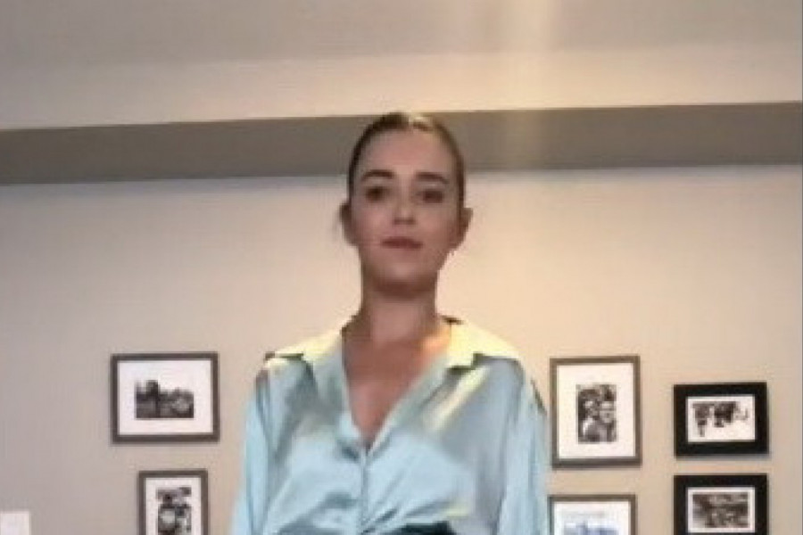 DVE KOŠULJE JEDNA HALJINA! Da li biste ikad obukle ovakvu kreaciju, izgleda zaista fascinantno? (VIDEO)