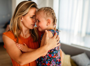 UKOLIKO JE VAŠE DETE NEMIRNO I NEPOSLUŠNO, NEMOJTE GA GRDITI, VEĆ RAZGOVARAJTE: Saveti psihologa za NEŽNO RODITELJSTVO o kojima svi pričaju!