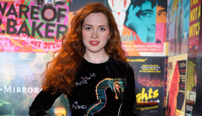 OVAJ SIMPTOM NIKAD NEMOJTE DA IGNORIŠETE, ON JASNO UKAZUJE NA RAK! Glumica je godinu dana gledala nešto na svom vratu i nije reagovala! (FOTO)