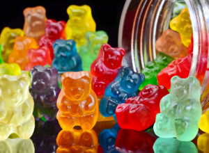 DEČAK POJEO 180 GUMENIH BOMBONA! Ono što mu se dogodilo šokiralo je i lekare, a onda je majka SVE PRIZNALA!