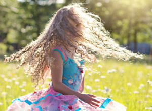 DEVOJČICA IMA ISTI REDAK POREMEĆAJ KAO AJNŠTAJN! I lekari su zbunjeni, ne znaju kako da pomognu očajnoj majci! (FOTO)