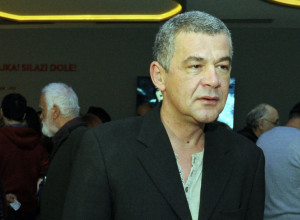 OVAKO DANAS IZGLEDAJU SUPRUGA I ĆERKA NEBOJŠE GLOGOVCA: Šest godina nakon glumčeve smrti same koračaju kroz život