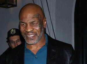 OVE ŽENE SU TAJSONU DOŠLE GLAVE! Jednu je zatekao u krevetu s Bredom Pitom, druga ga je ostavila zbog side, a ni treća nije prošla slavno!