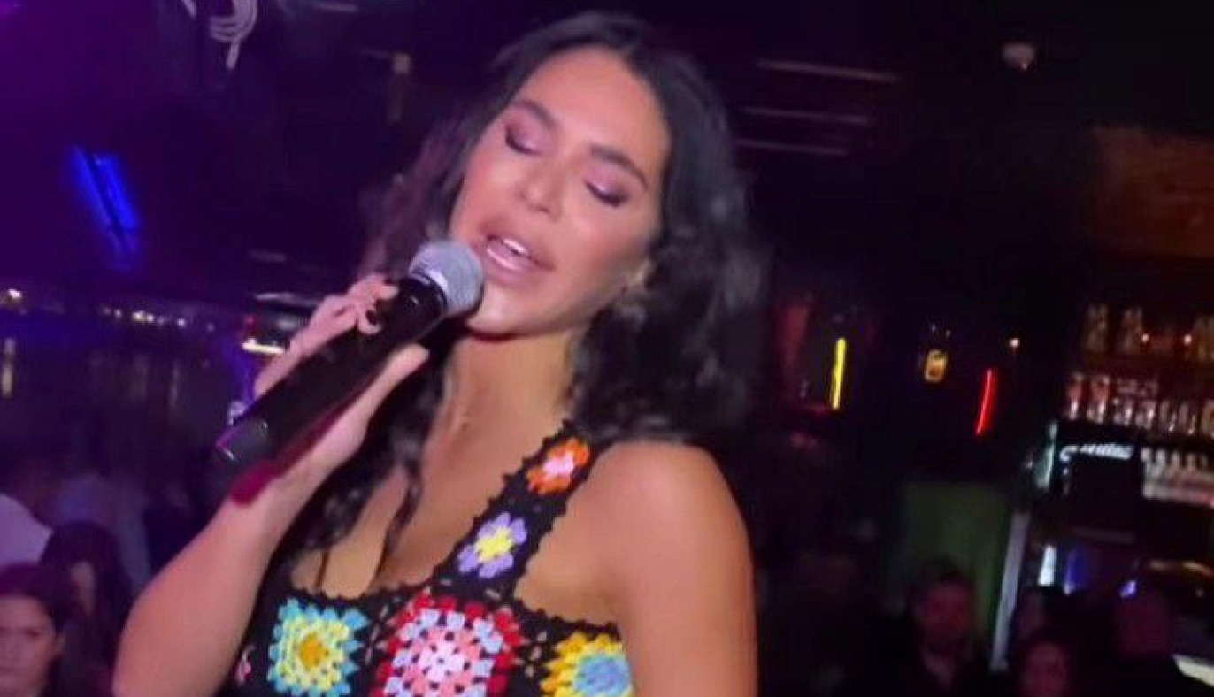 CRNA ŽENO, GDE SI POŠLA TAKO GOLA? Marinu Visković nagrdili posle nastupa u Crnoj Gori: Nemoguće je da je tako izašla pred ljude! (FOTO/VIDEO)