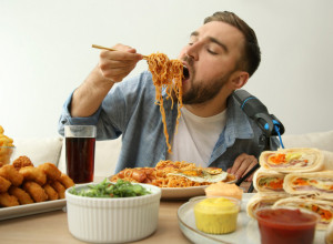 DA LI JEDETE OVIH 12 NAMIRNICA? Najmanje 4 su neizostavne na svakoj srpskoj trpezi, a evo šta se desi telu kada ih unesemo! (FOTO)