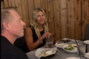 Sedeli su i uživali u večeri, A ONDA SE POJAVILA NJEGOVA ŽENA! Snimljen skandal kakav se ne pamti, ljubavnicine oči sve rekle! (VIDEO)