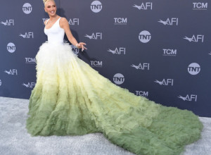 ŠOKANTAN STAJLING! Ko bi još nosio ovakve čizme?