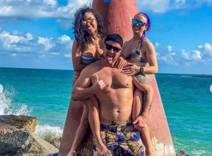 Živeli su normalnim porodičnim životom, A ONDA SU U TERETANI UPOZNALI NJU! Oboje su se zaljubili u istu ženu, nisu ni sanjali šta će se potom dogoditi! (FOTO)