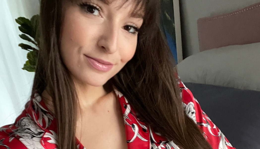 LUNA PROGOVORILA O VEZI CRKVE I EROTSKE INDUSTRIJE: Napustila je profesorski posao i postala zvezda filmova za odrasle! (FOTO)