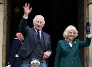 OTKRIVENA ČARLSOVA TAJNA, bez ovog napitka ne može da zaspi! Priprema se na specijalan način i donosi mu se svako veče u isto vreme