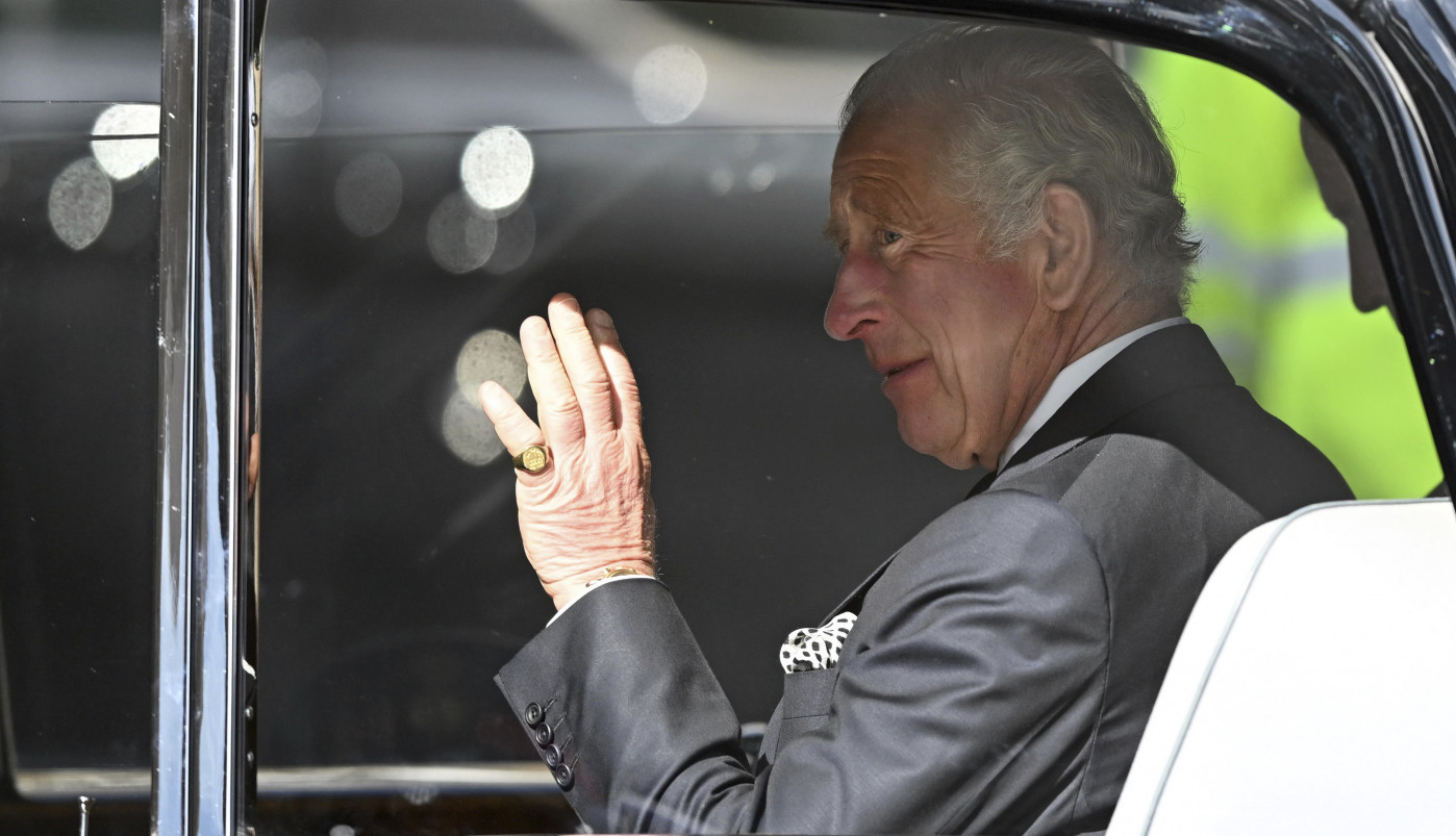 MISTERIJA PRSTENA KRALJA ČARLSA III! Ne skida ga već 50 godina s malog prsta leve ruke!