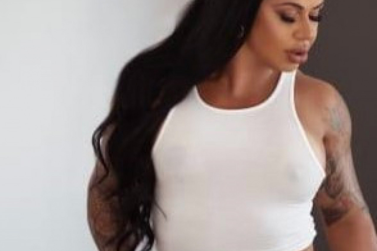 OVA ŽENA IMA NAJVEĆU ZADNJICU NA SVETU? Svi su u neverici kada je vide, ali ona ima drugi šokantan problem (FOTO)