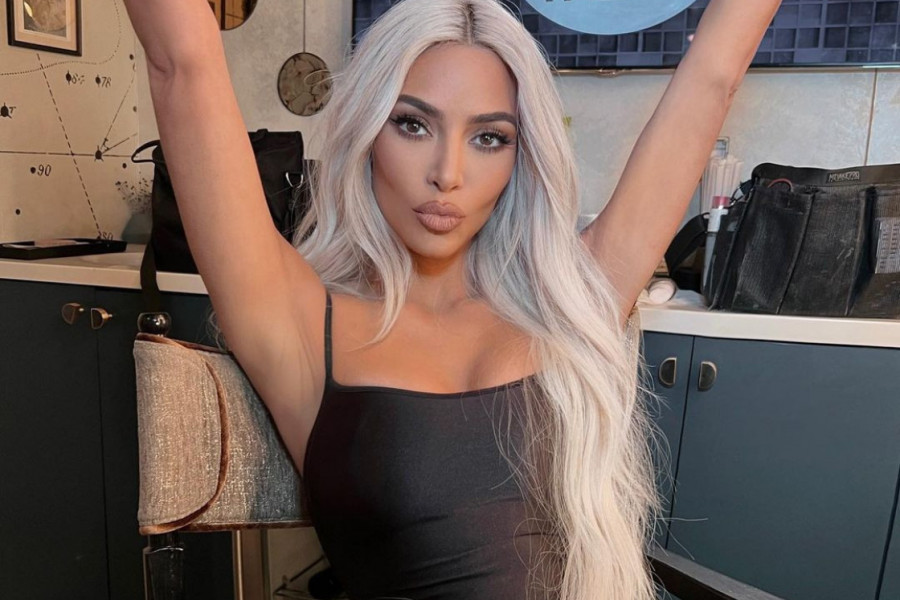 KIM, ŠTA SI TO OBUKLA?  Kardašijanka papreno platila proslavu svog rođendana, a svi pričaju samo o njenom stajlingu! (FOTO)