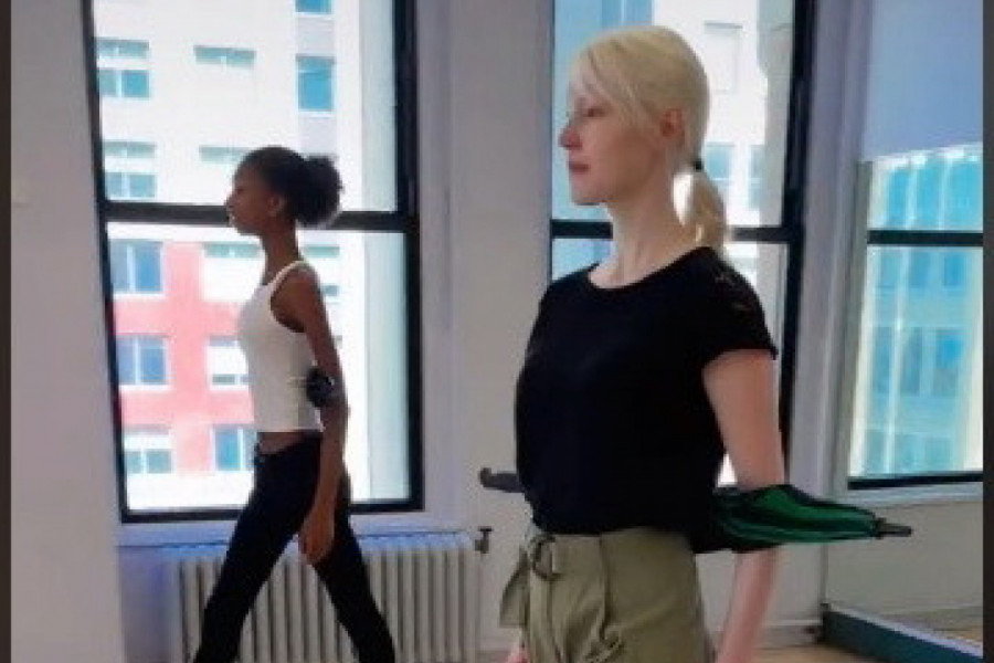 SAVRŠENA VEŽBA ZA DRŽANJE TELA: Evo kako da hodate sa samopouzdanjem