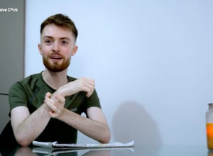 MAŠALA, OVO JE NAJOBDARENIJI BRITANAC! Zbog veličine Džoijevog ponosa svi zaneme, ali on prolazi kroz životnu dramu (VIDEO)