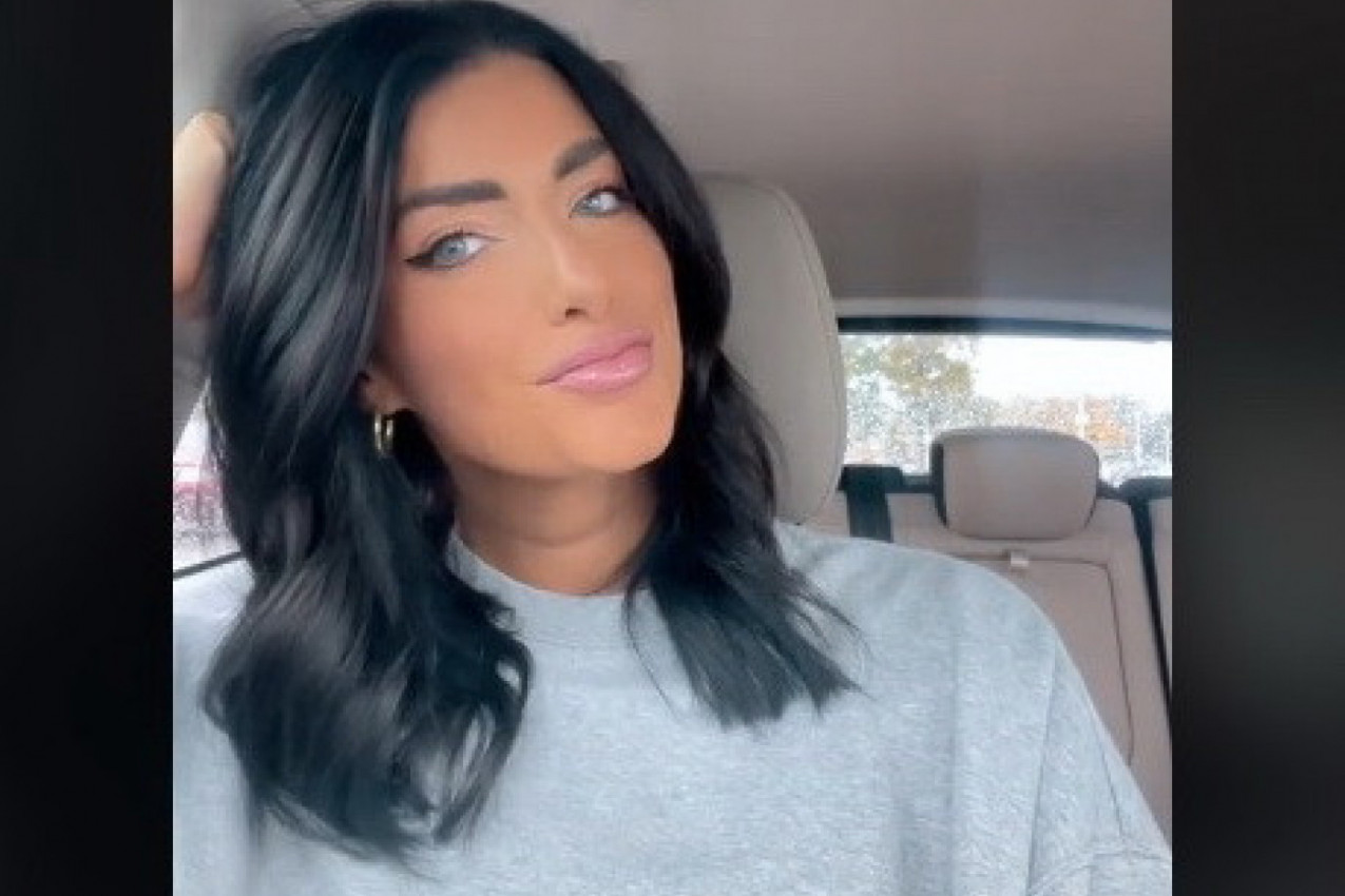 GODINE OVE ŽENE TEMA SU BROJ JEDAN NA TIKTOKU! Pitala je pratioce za mišljenje, a onda se gorko pokajala