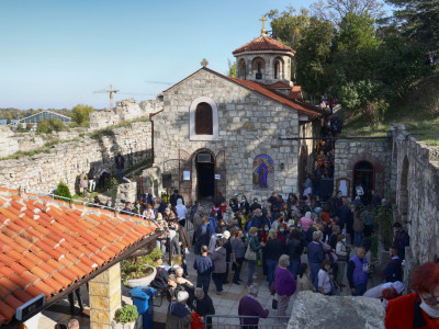 Posebno je svečano 27. oktobra kad se praznuje dan posvećen Svetoj Petki