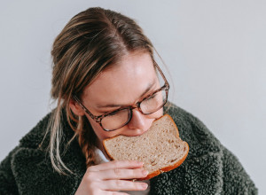 DA LI JE ZDRAVO ČESTO JESTI HLEB?  Odgovori stručnjaka će vas šokirati!