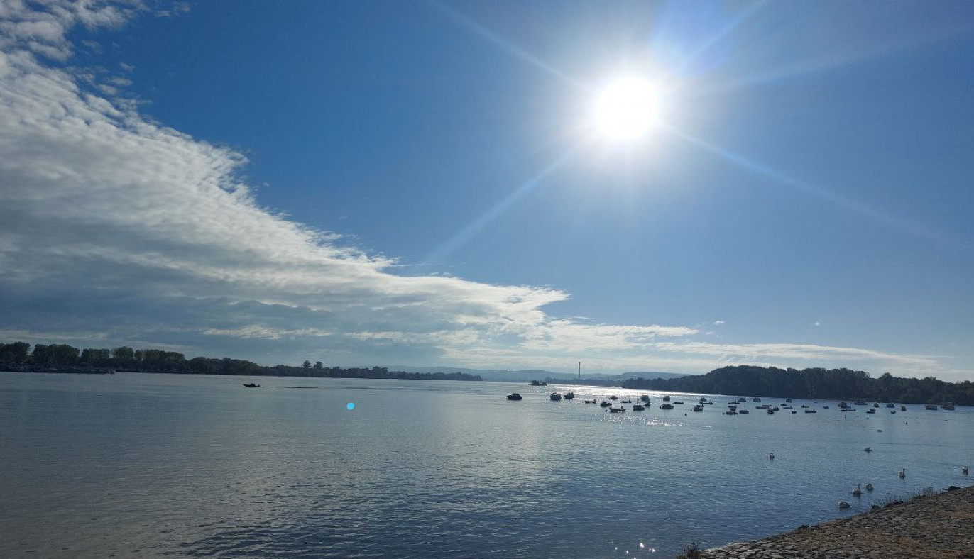 Zemunski kej okupan suncem u oktobru...