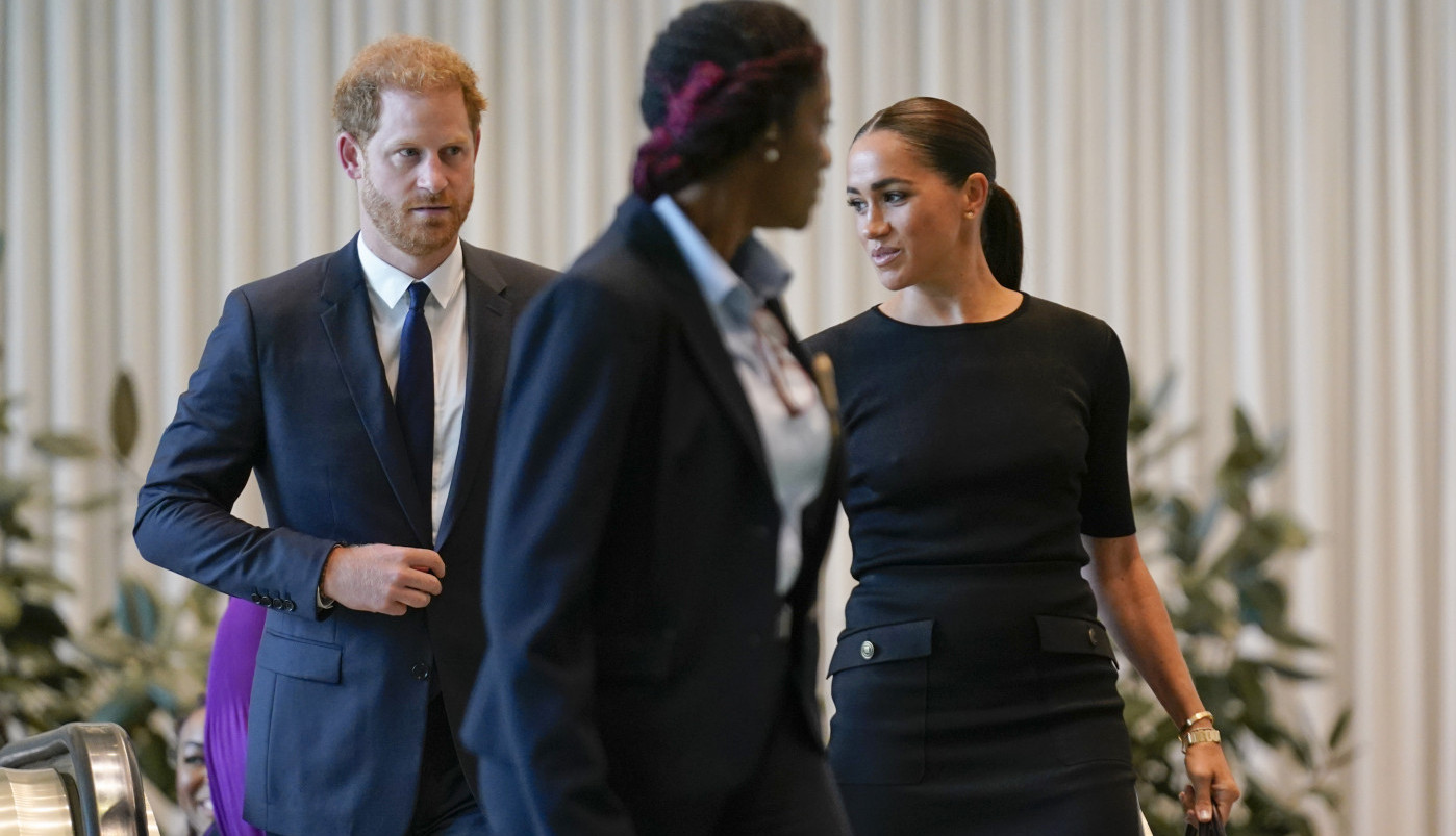SKANDALOZAN SNIMAK, MEGAN VUKLA HARIJA OD NEPOZNATE ŽENE! Mreže se usijale: Kakav kontrol-frik (VIDEO)