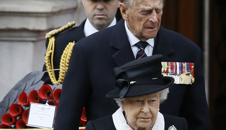 ŠOKANTNO SAZNANJE O VEZI ELIZABETE II I NJENOG MUŽA: Nova američka serija ozbiljno udara na moćnu britansku familiju