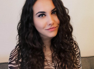 SNIMA ODNOSE S DEČKOM I OBJAVLJUJE NA INTERNETU, DNEVNO IMA I PO 12 VRHUNACA! Šokantna ispovest Nemice o nezasitom libidu! (FOTO)