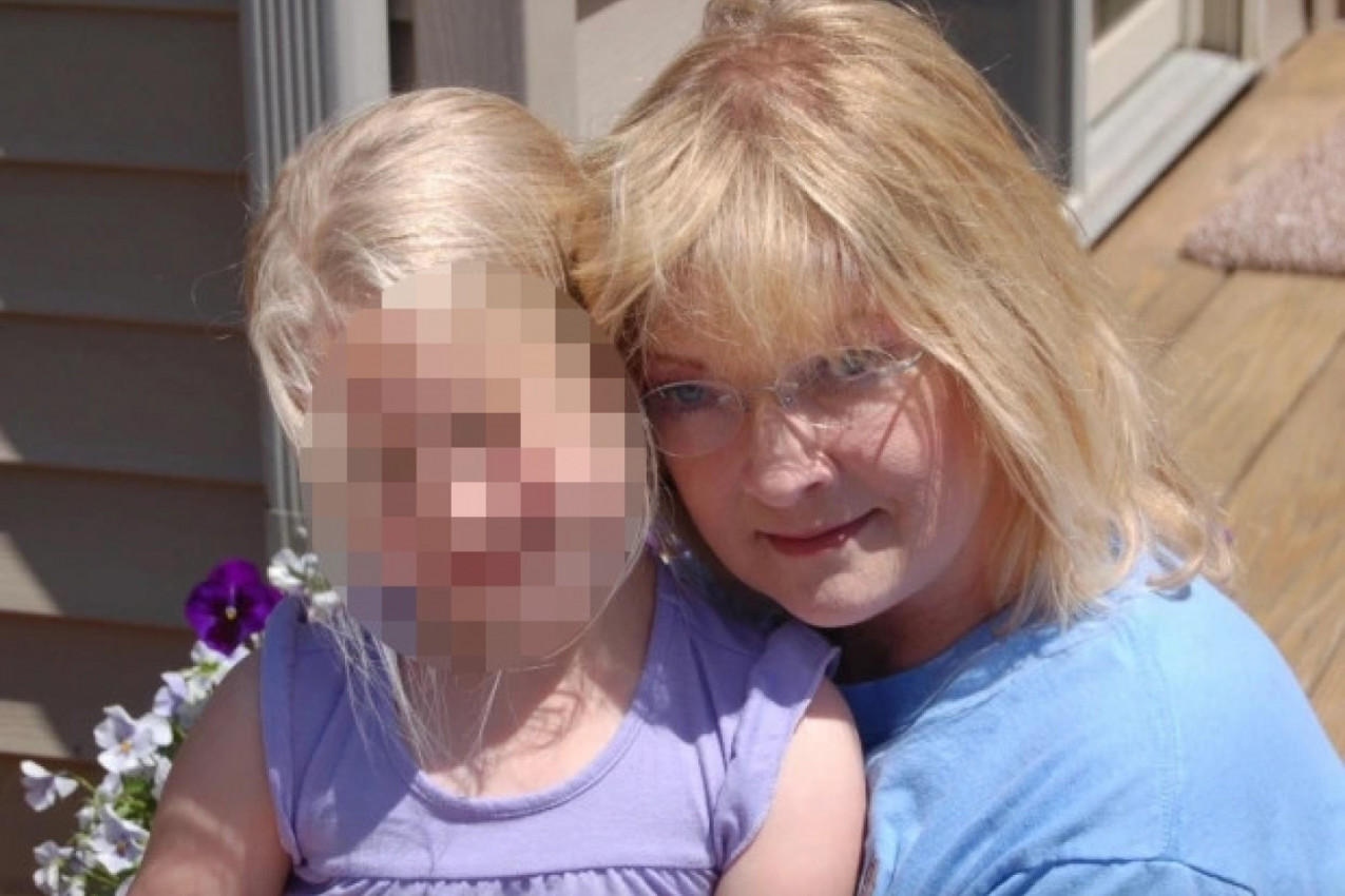 NISAM MOGLA DA PRIUŠTIM DVE BEBE, PA SAM JEDNU DALA! Ispovest ove žene kida srce, ono što se posle dogodilo je dirnulo i one najmanje osetljive!