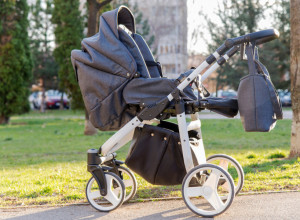 OSTAVILA SAM BEBU DA SPAVA SAMA U KOLICIMA NA ULICI: Ljudi mi kažu da sam luda, ali to je bolje za nju!
